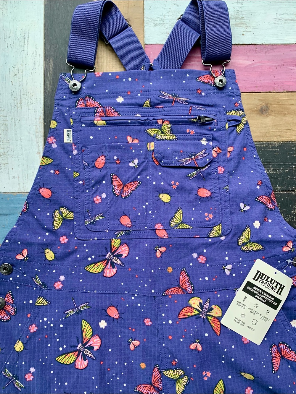 NWT Duluth Medium Heirloom Garden Convertible Bib Overalls Indigo Backyard Bugs - Picture 6 of 8